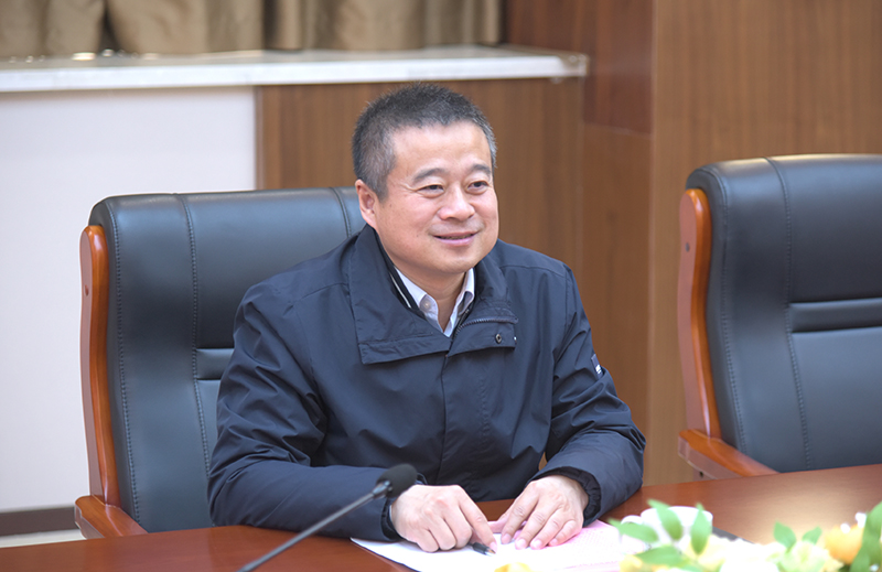 者钱洲胜,安徽省教育督导专员,学院党委书记王庆山参加本次签约仪式