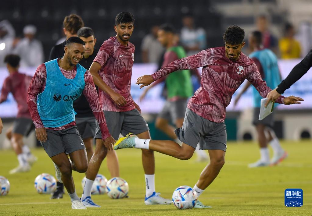 足球——卡塔尔队备战世界杯 - 新华网客户端