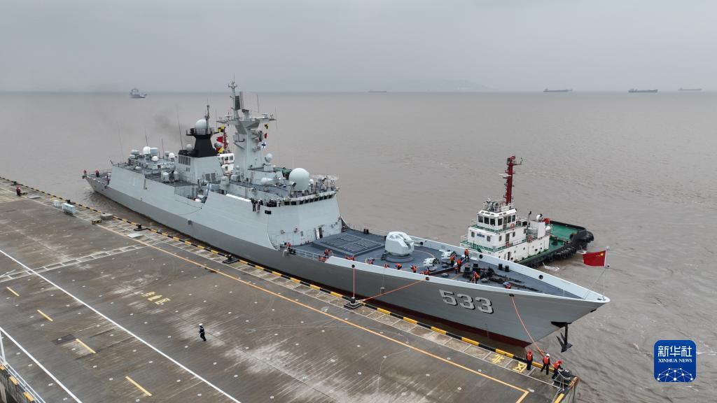 中国海军第41批护航编队完成任务返回舟山- 新华网客户端