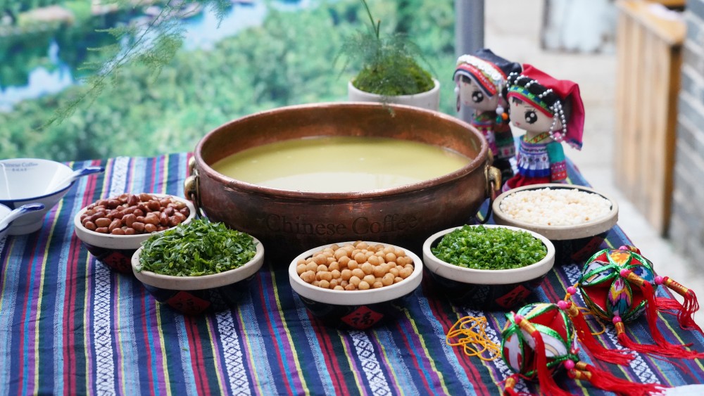 被称为"中国咖啡" 探寻瑶族油茶的魅力 - 新华网客户端