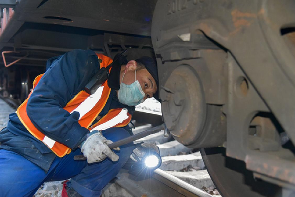 太原北車輛段加強貨運車輛檢修守護春運鐵路安全