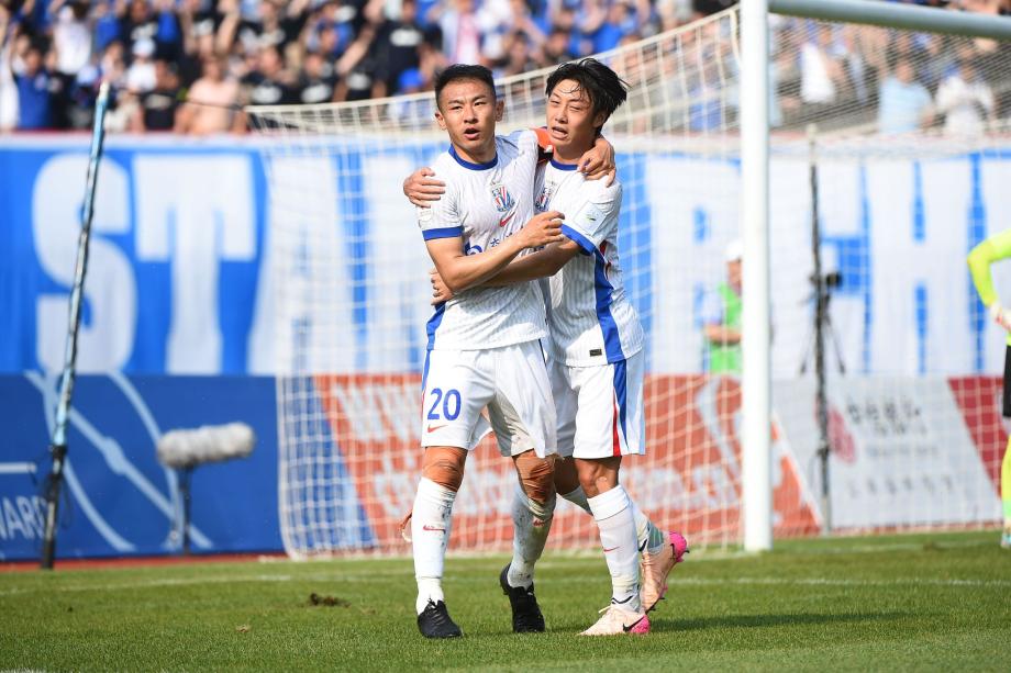 [图]于汉超双响 上海申花3-0无锡吴钩晋级足协杯16强