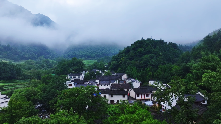 安徽石台:水墨古村 氤氲入画 - 新华网客户端