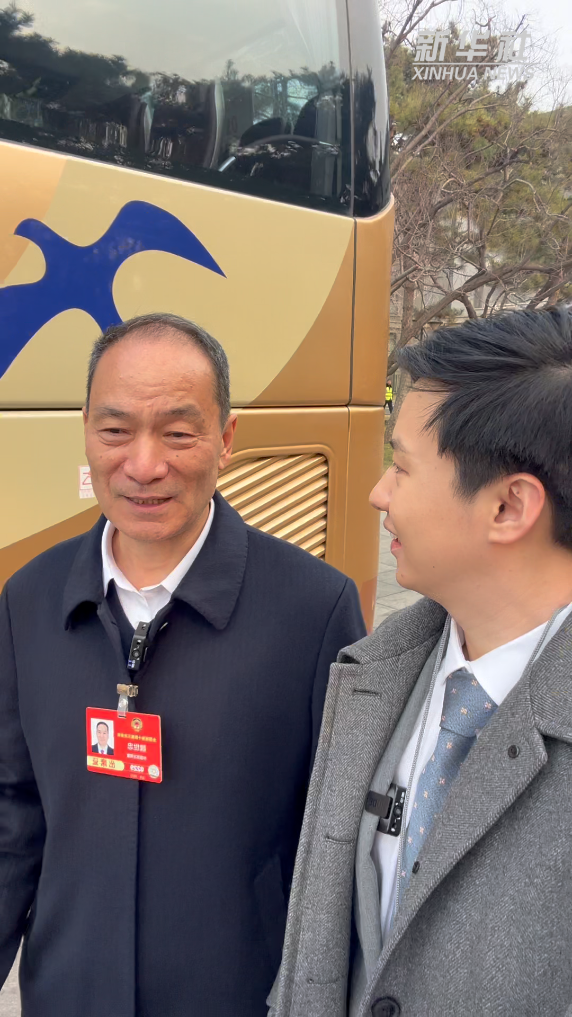 秀我中国丨当大学校长“火”了怎么办 - 新华网客户端