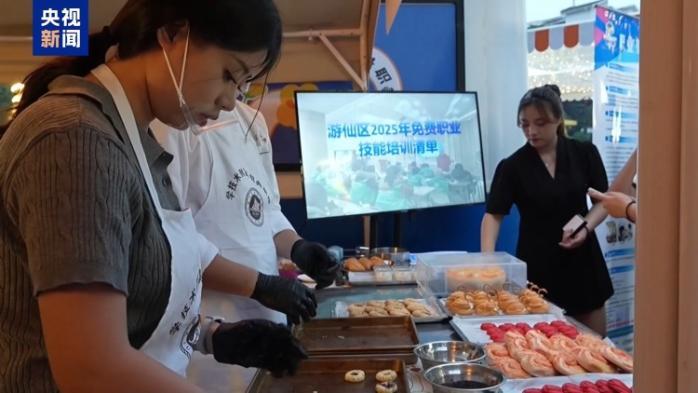 提供就近就便服务、“零距离”对接求职需求……稳就业各地在行动