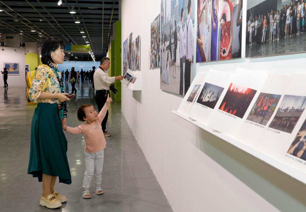 第30届全国摄影艺术展览聚焦表现时代发展面貌 - 新华网客户端