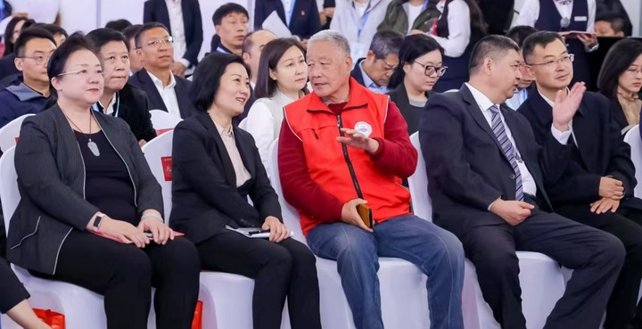 坚守法治信仰 续写温暖篇章——记最高人民检察院机关退休干部王开洞 - 新华网客户端