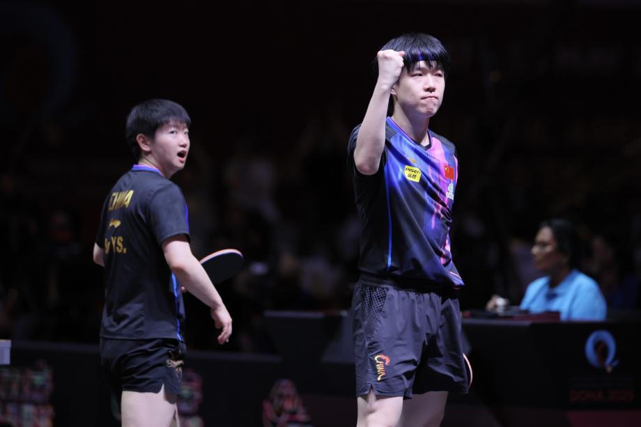 [图]孙颖莎/王楚钦3-1日本组合晋级世乒赛混双四强