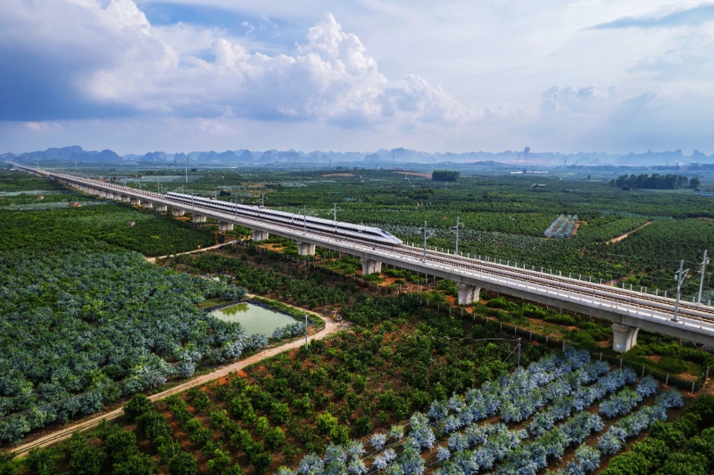 8月31日 贵南高铁将实现全线贯通运营 图源自中国铁路