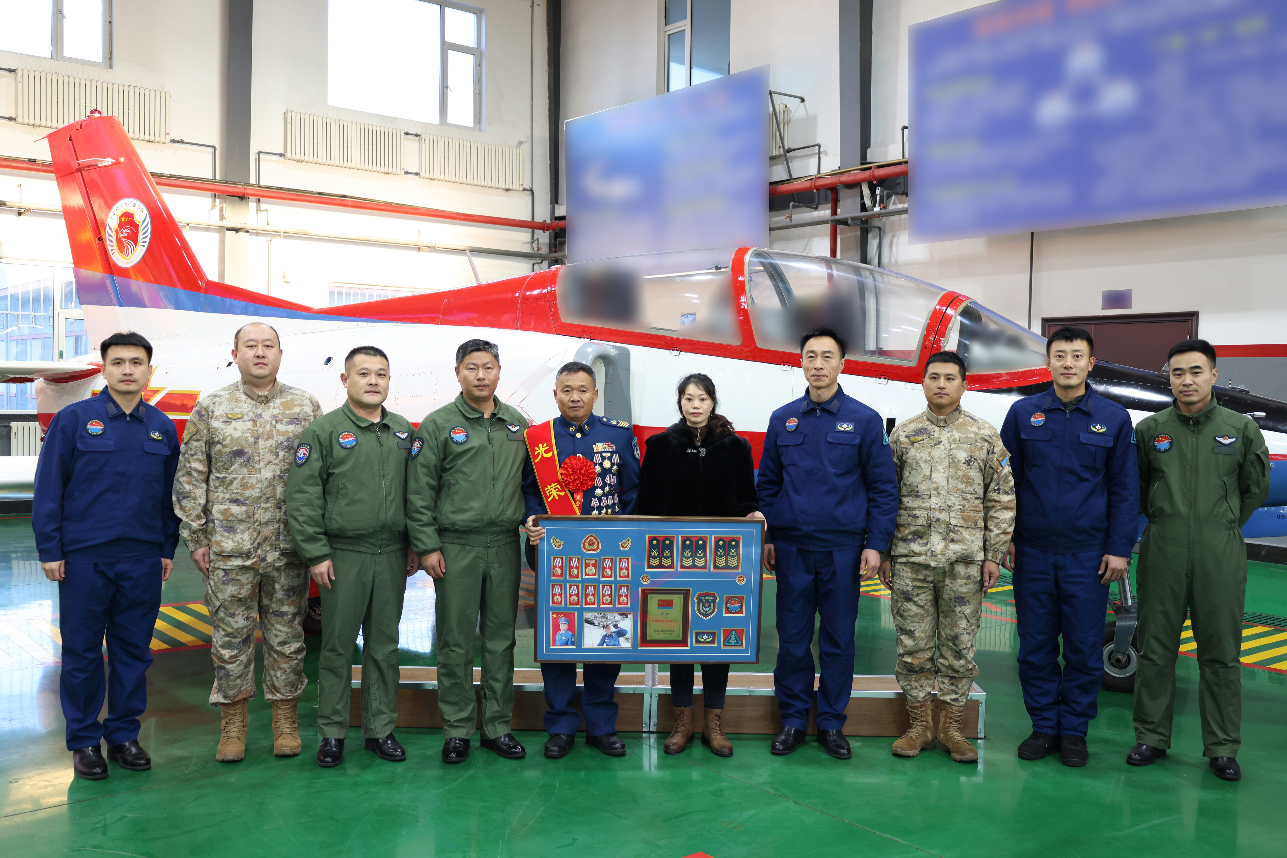 机务"兵王"光荣退役:二等功3次,三等功6次,安全保障飞行7500多小时