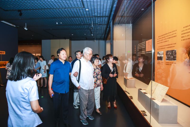 顾功叙纪念展览启动仪式在浙江嘉善博物馆举行 - 新华网客户端