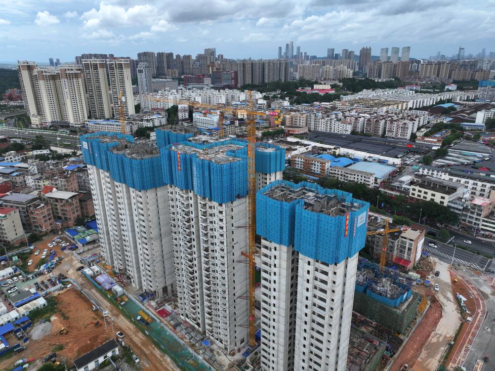 “十五五”目标@奋斗者丨建造更多“好房子”，实现群众“安居梦” - 新华网客户端