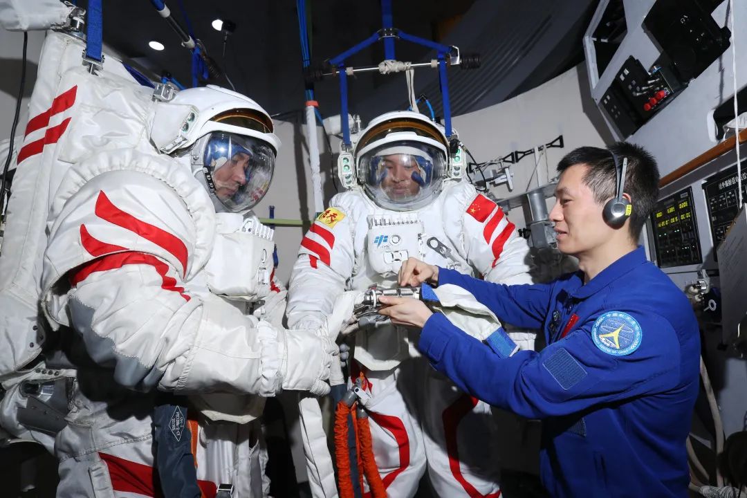 叶光富:拼搏成就飞天梦想 - 新华网客户端