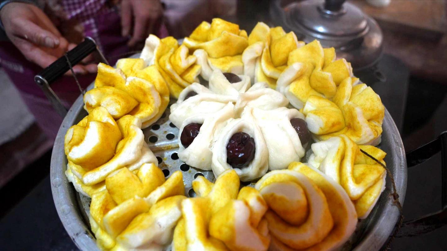 随着春节脚步的临近,永靖县城乡居民都做起了年馍,蒸包子,炸油馃,用